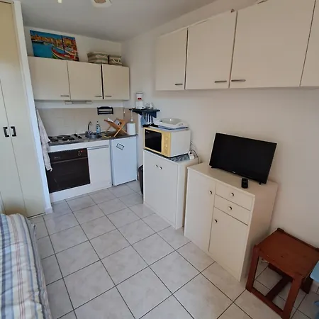 2 Personnes, A 600 M De La Apartmán